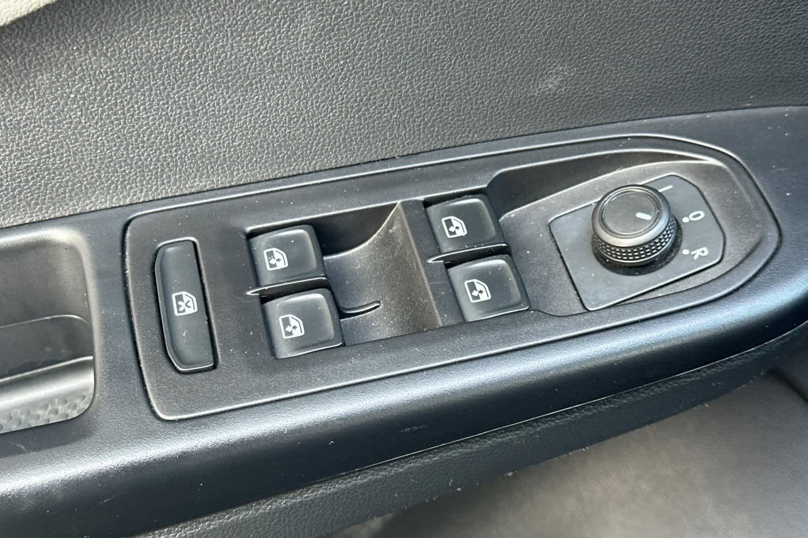 Used 2023 Volkswagen Taos S w/ Driver Assistance Package image 14