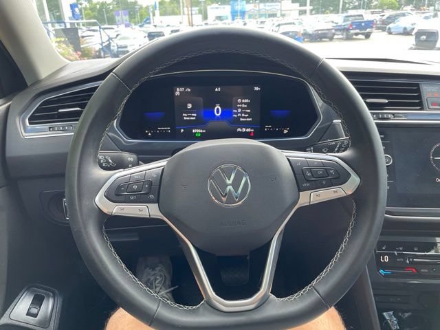 Used 2022 Volkswagen Tiguan SE AWD/4WD image 18