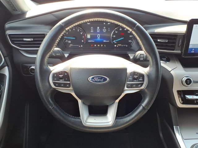 Certified 2023 Ford Explorer XLT w/ Equipment Group 202A AWD/4WD image 15