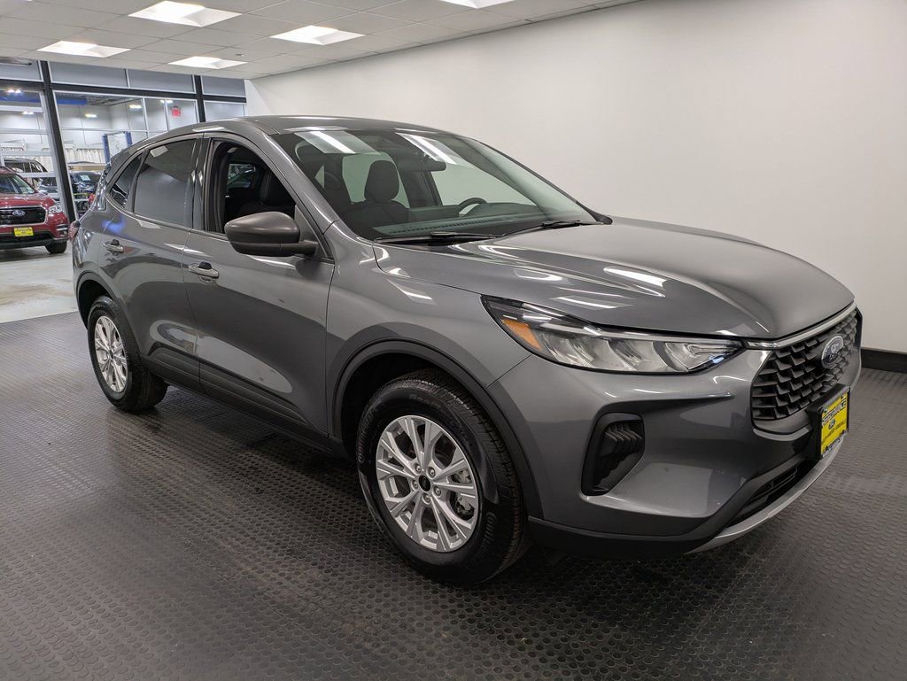 Certified 2025 Ford Escape Active w/ Tech Pack #1 image 3