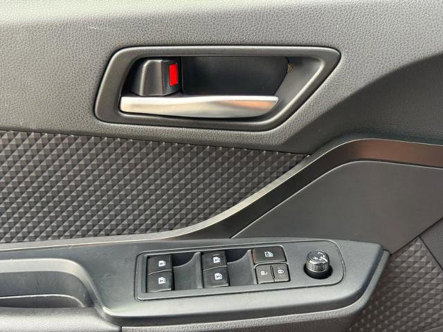 Used 2019 Toyota C-HR LE image 21