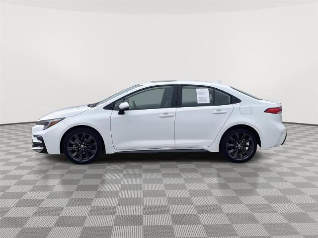 Used 2023 Toyota Corolla SE image 2