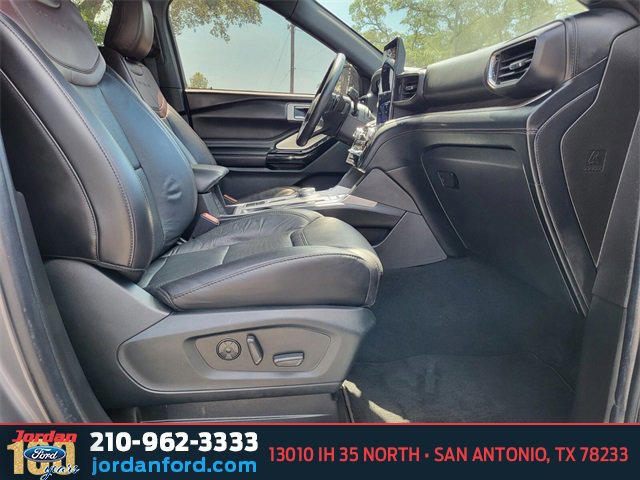 Certified 2021 Ford Explorer Platinum w/ Premium Technology Package image 11