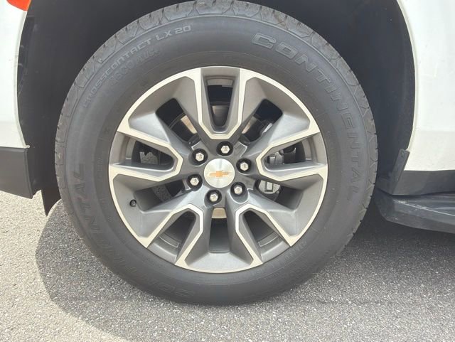 Used 2024 Chevrolet Tahoe LT w/ LT Signature Package RWD image 5