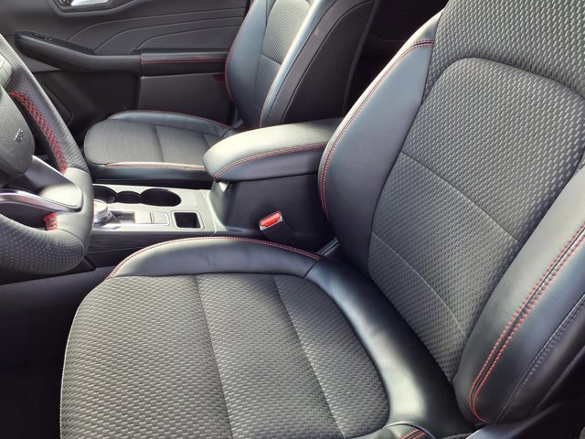 Certified 2023 Ford Escape ST-Line Select w/ Tech Pack #2 image 6