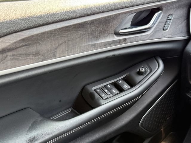 Used 2022 Jeep Grand Cherokee L Limited w/ Black Appearance Package AWD/4WD image 36