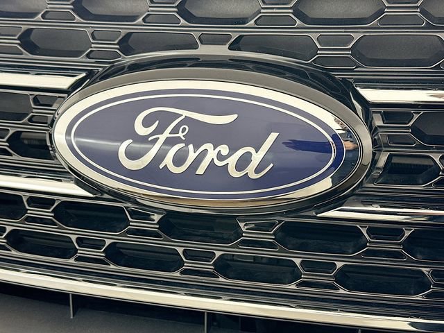 Certified 2021 Ford Explorer XLT w/ Equipment Group 202A image 24