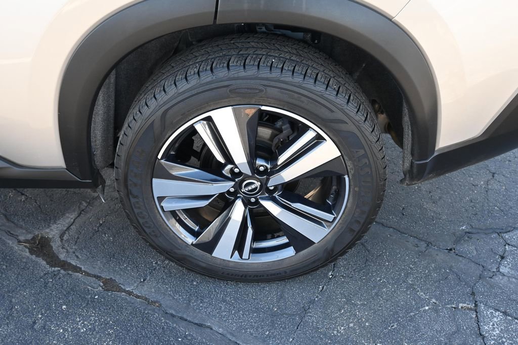 Used 2023 Nissan Rogue SL FWD image 15