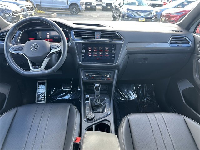 Used 2023 Volkswagen Tiguan SE R-Line image 15