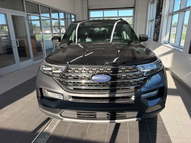 Certified 2020 Ford Explorer XLT w/ Equipment Group 202A AWD/4WD image 2