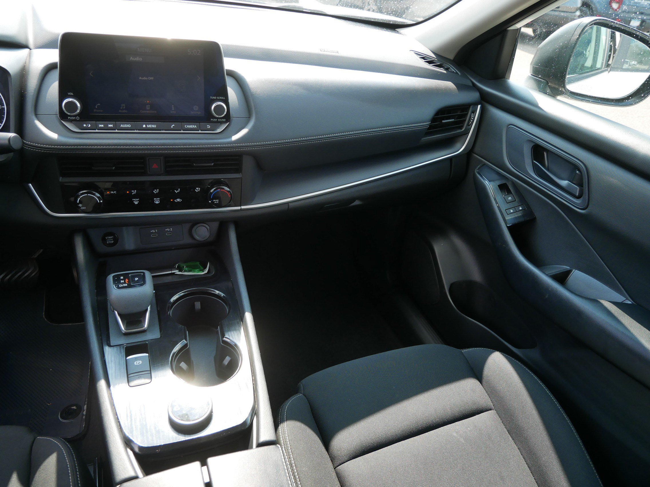 Used 2024 Nissan Rogue S AWD/4WD image 11