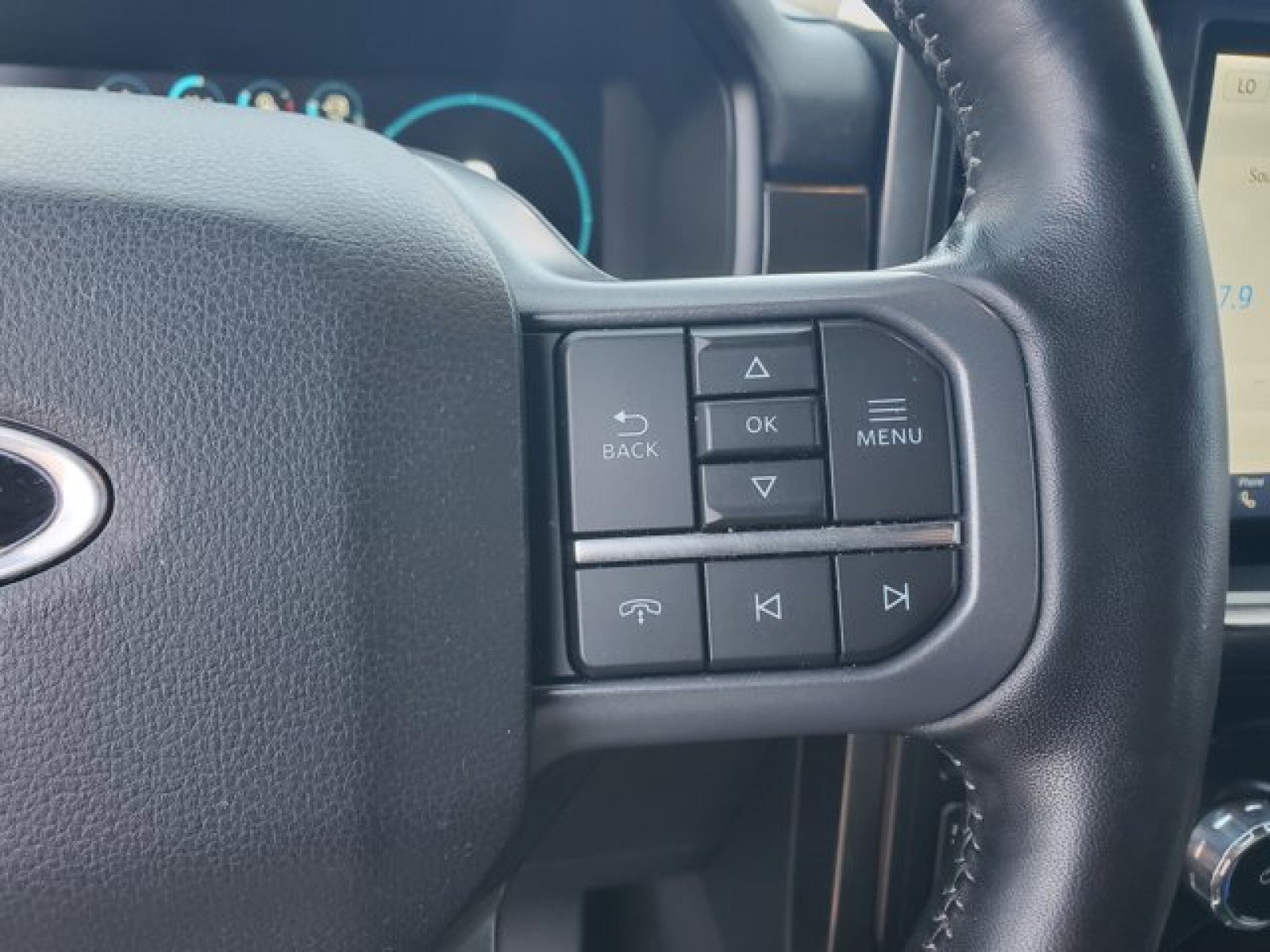 Certified 2022 Ford F150 Lariat w/ Equipment Group 502A High image 18