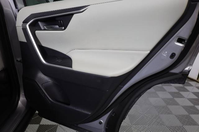 Used 2022 Toyota RAV4 XLE Premium AWD/4WD image 35