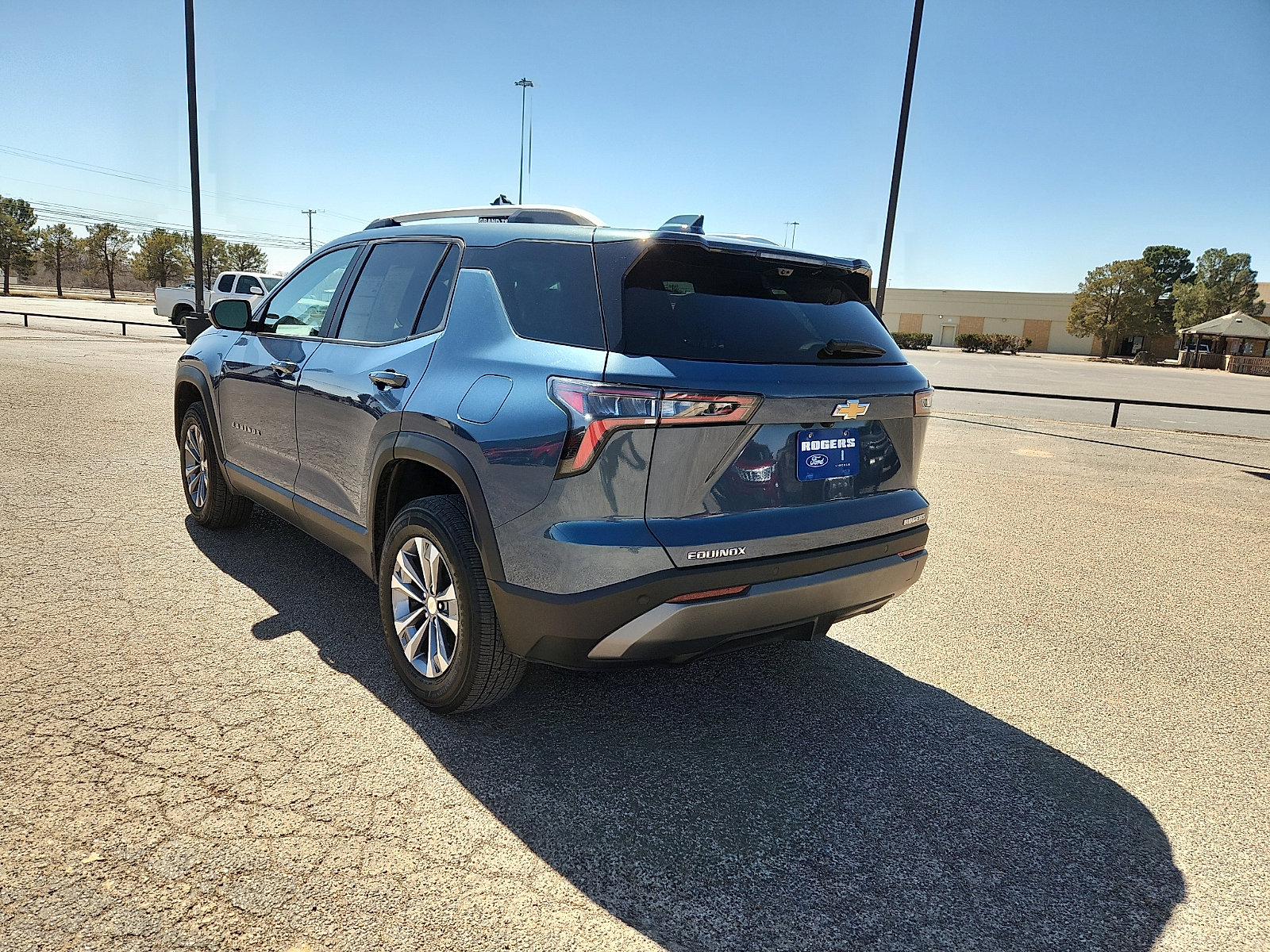 Used 2025 Chevrolet Equinox LT w/ Convenience Package II image 5