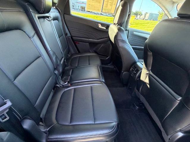 Certified 2025 Ford Escape Platinum AWD/4WD image 39