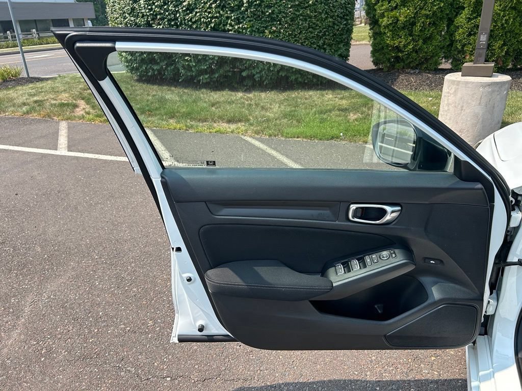 Used 2025 Honda Civic Sport image 16