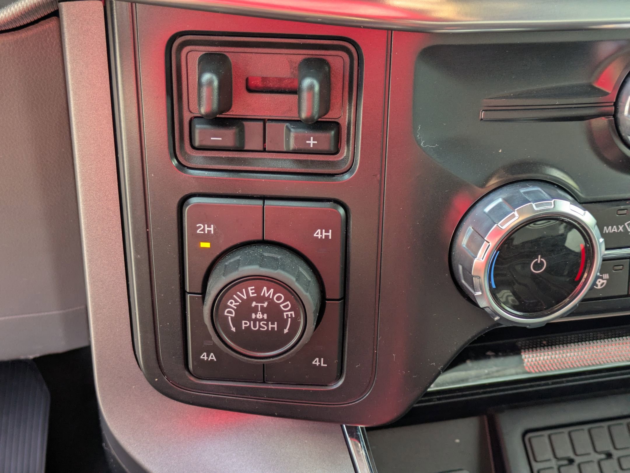 Certified 2025 Ford F150 Lariat w/ Equipment Group 501A Mid image 30