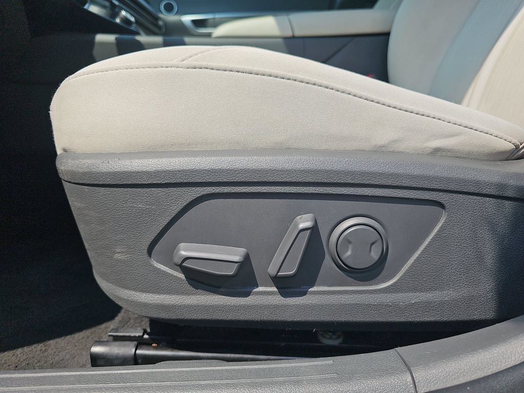 Used 2025 Hyundai Sonata SEL FWD image 28