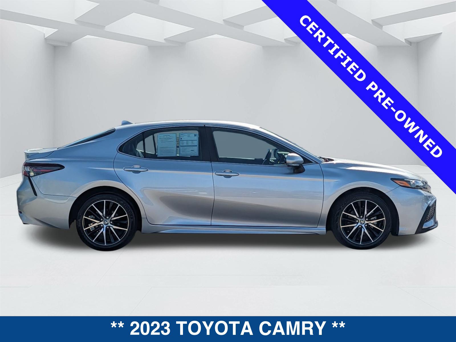 Used 2023 Toyota Camry SE FWD image 4