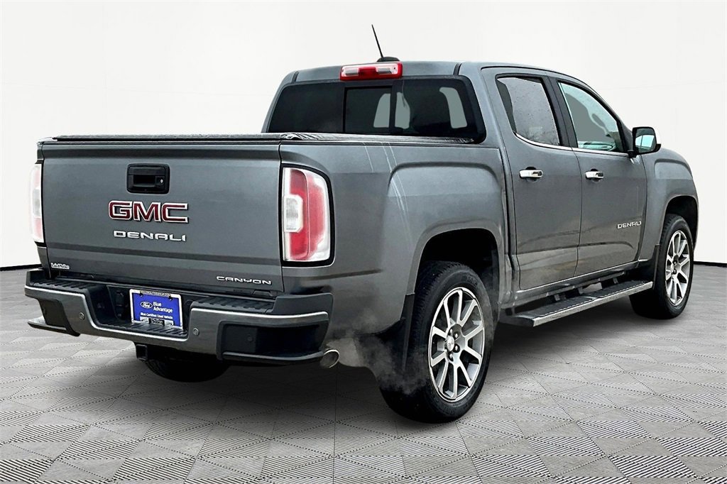 Used 2022 GMC Canyon Denali image 4