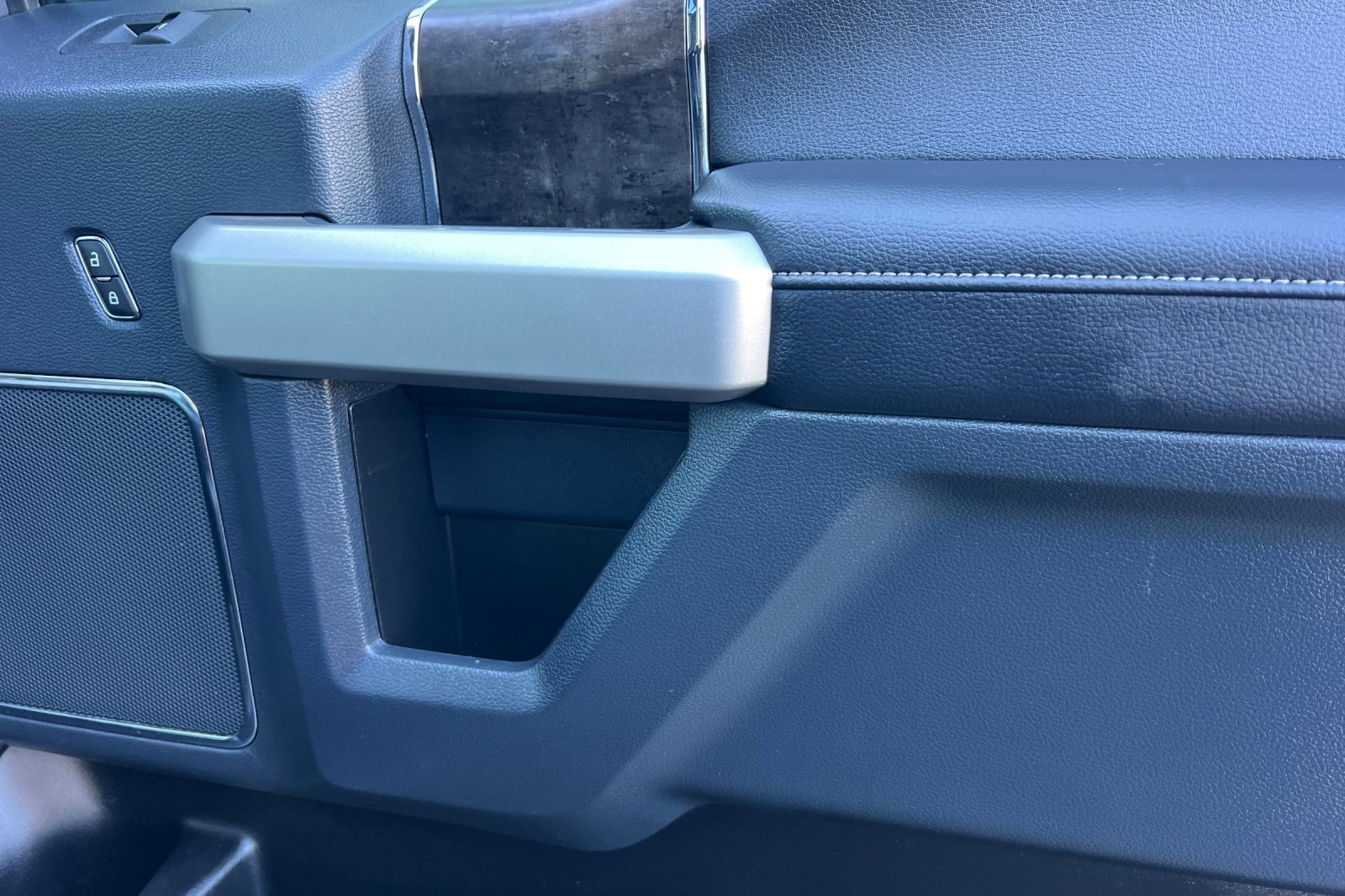 Certified 2022 Ford F250 Lariat w/ FX4 Off-Road Package image 18