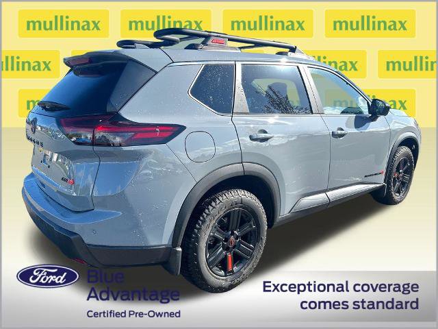Used 2025 Nissan Rogue SV AWD/4WD image 3