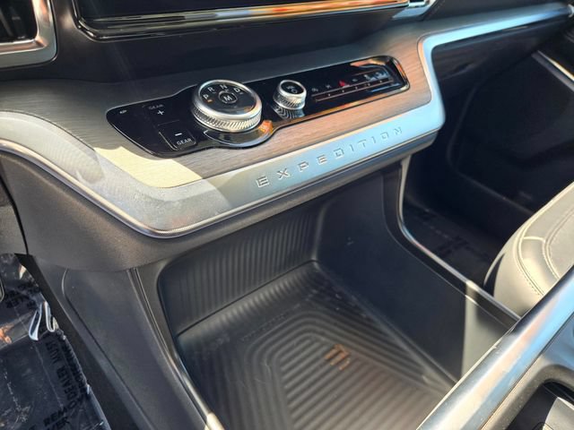 Certified 2025 Ford Expedition Platinum AWD/4WD image 24