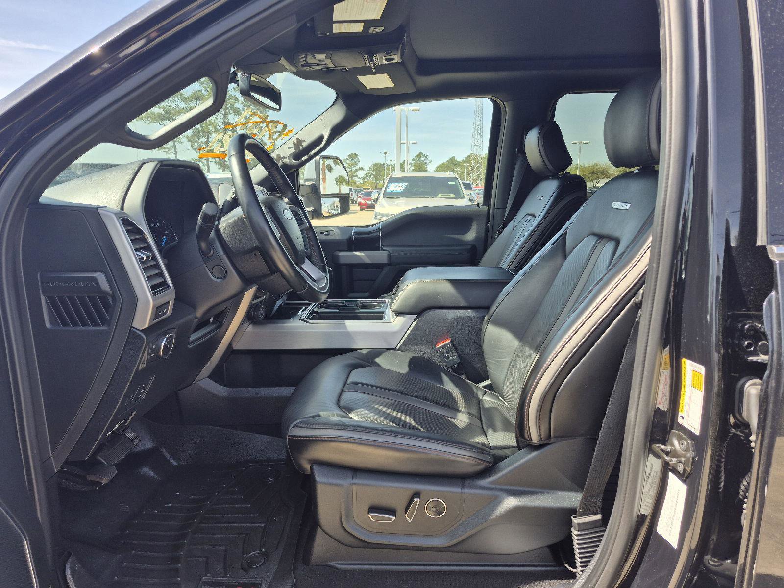 Certified 2020 Ford F250 Platinum w/ FX4 Off-Road Package image 8