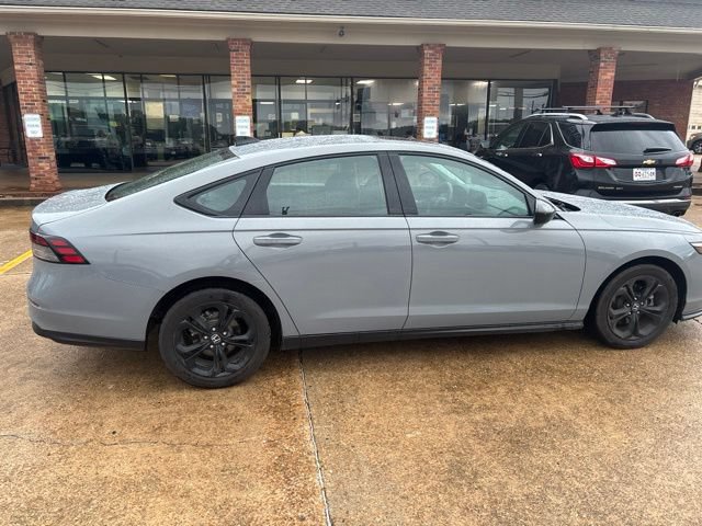 Used 2025 Honda Accord SE image 6
