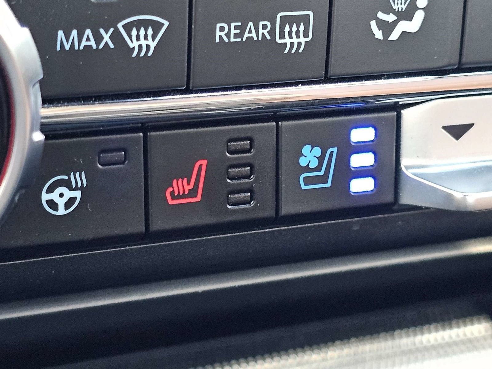 Certified 2025 Ford F150 King Ranch AWD/4WD image 26
