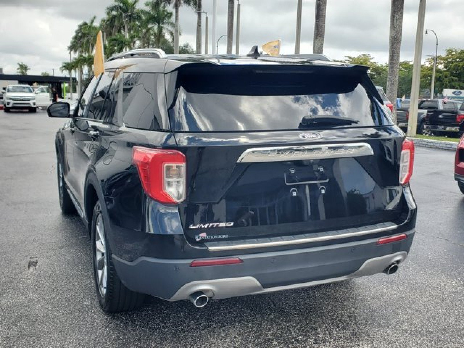 Certified 2023 Ford Explorer Limited w/ Limited Technology Package RWD image 5
