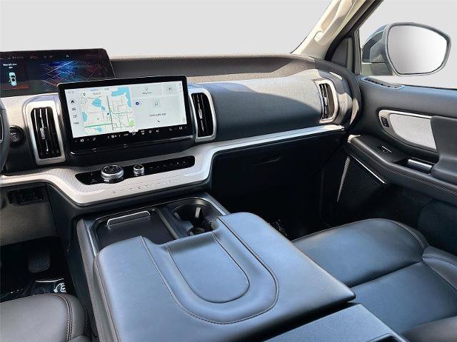 Certified 2025 Ford Expedition Active AWD/4WD image 26