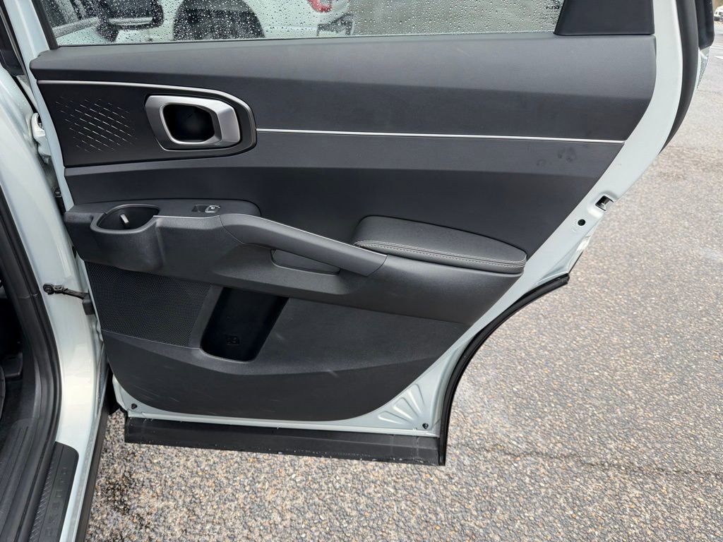 Used 2026 Kia Sorento LX FWD image 19