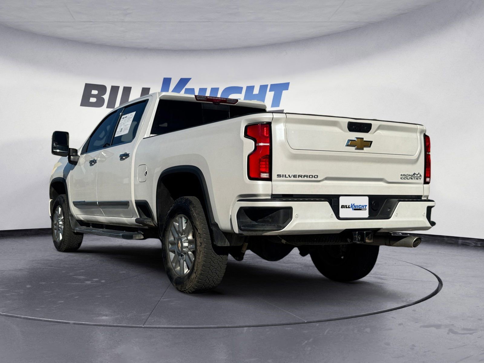 Used 2025 Chevrolet Silverado 3500 High Country w/ High Country Premium Package image 3