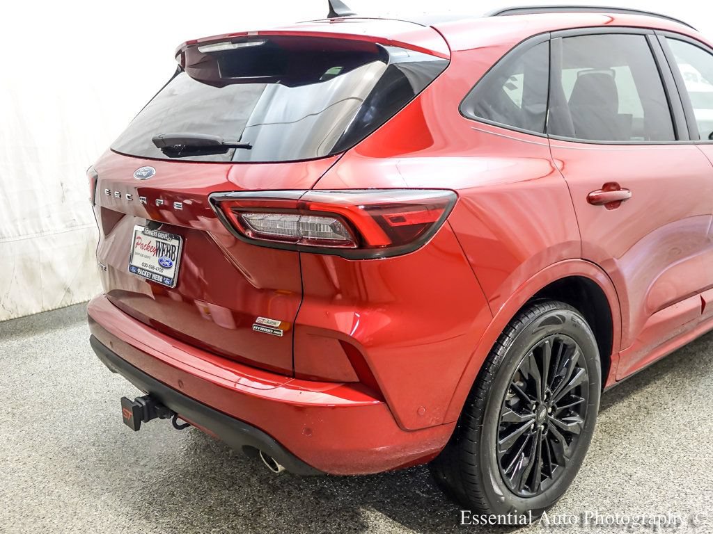 Certified 2023 Ford Escape ST-Line Elite w/ Premium Technology Package AWD/4WD image 8
