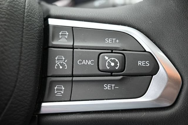 Used 2023 Jeep Compass Limited w/ Elite Group AWD/4WD image 16