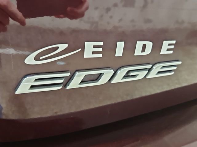 Certified 2018 Ford Edge SEL w/ Equipment Group 201A FWD image 28