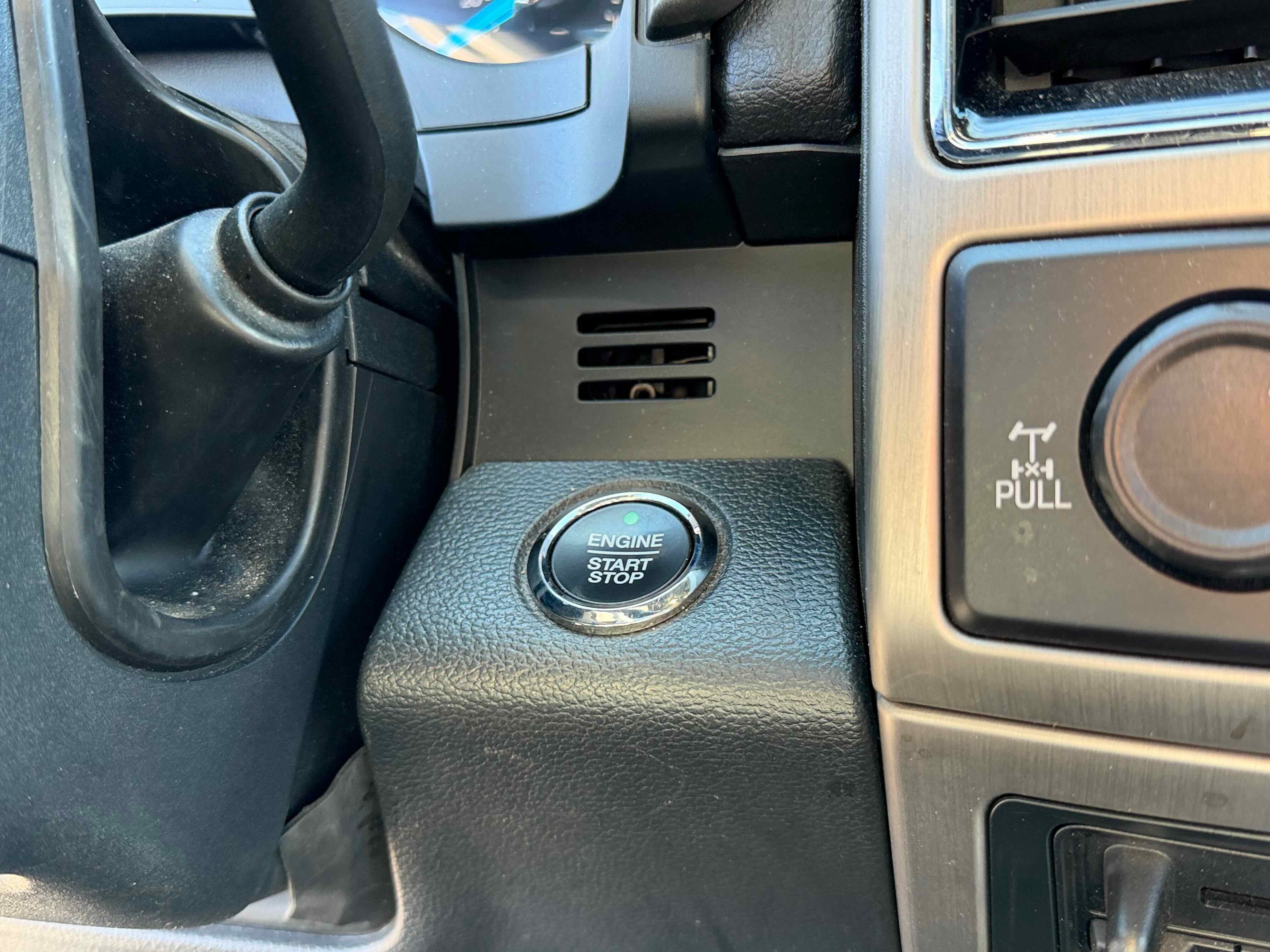 Certified 2022 Ford F350 Platinum image 25