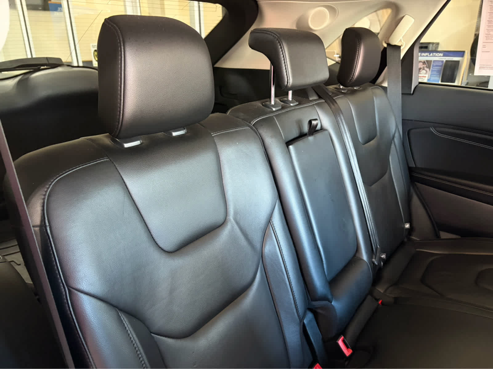 Certified 2020 Ford Edge Titanium AWD/4WD image 32