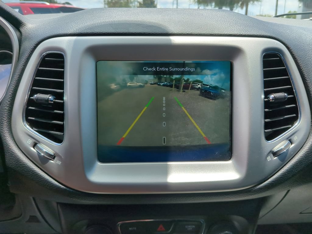 Used 2021 Jeep Compass Latitude w/ Sun and Sound Group FWD image 27