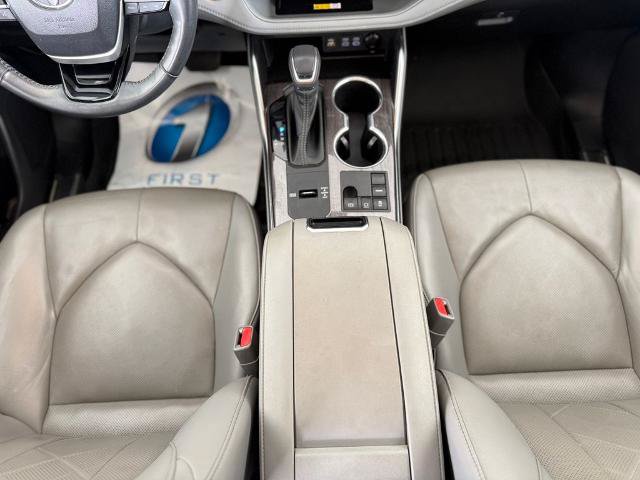 Used 2023 Toyota Highlander Platinum FWD image 22