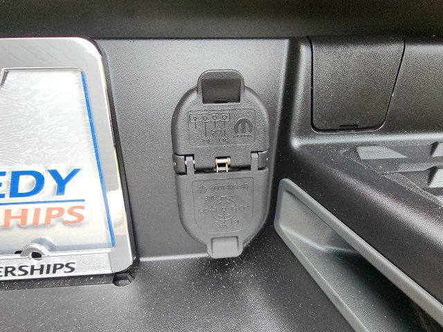 Used 2021 RAM 1500 Big Horn AWD/4WD image 36