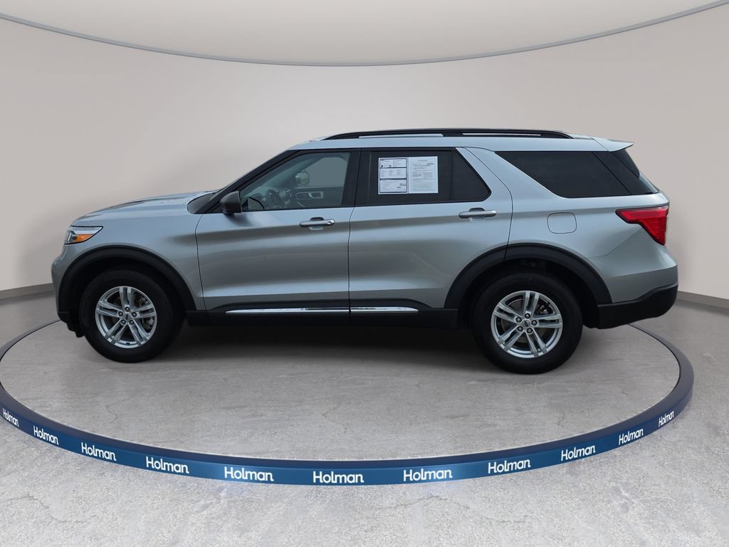 Certified 2022 Ford Explorer XLT w/ Equipment Group 202A AWD/4WD image 8