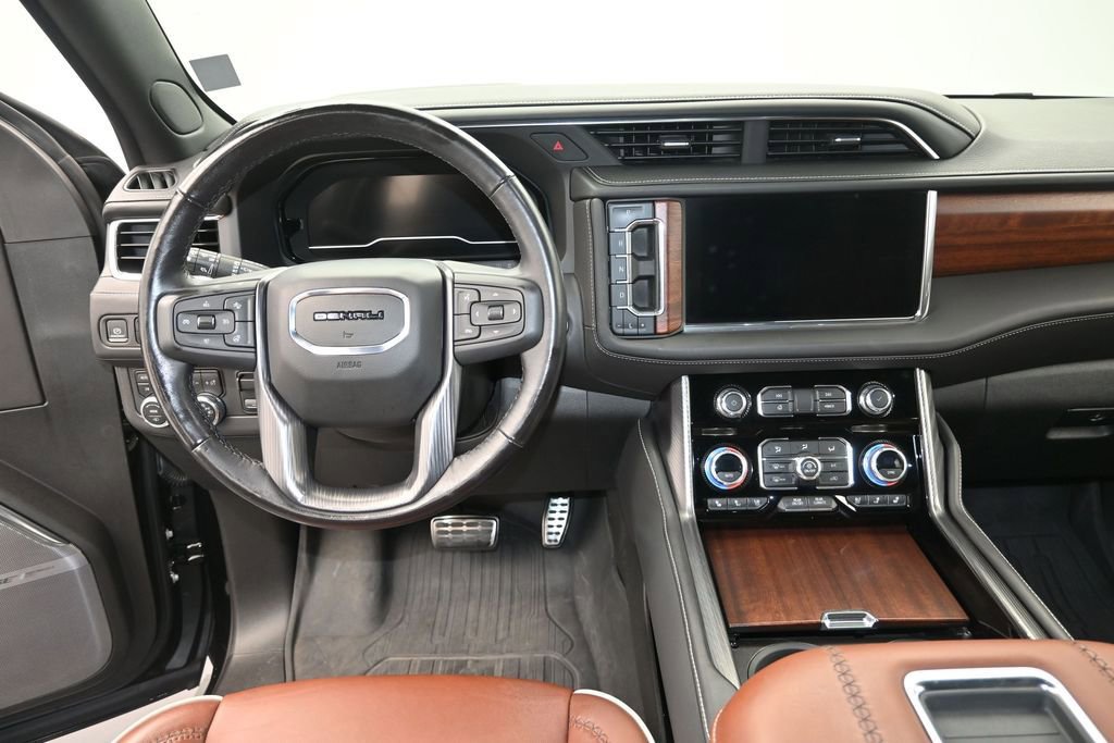 Used 2023 GMC Yukon Denali Ultimate AWD/4WD image 17