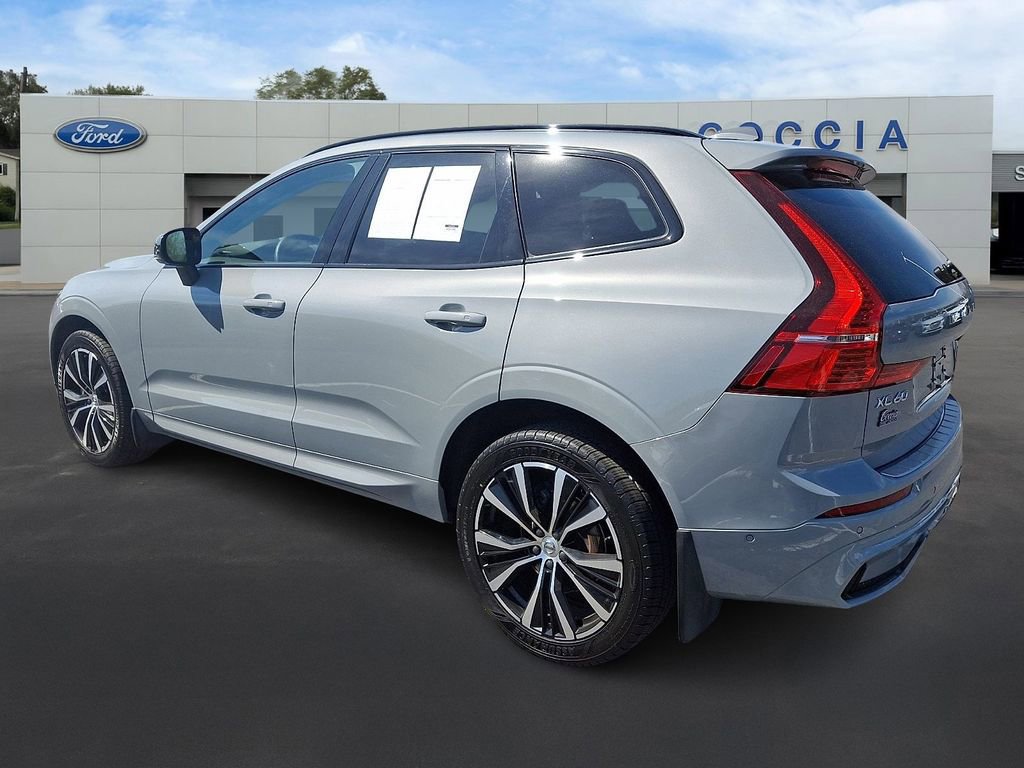 Used 2024 Volvo XC60 B5 Plus w/ Protection Package Premier AWD/4WD image 3