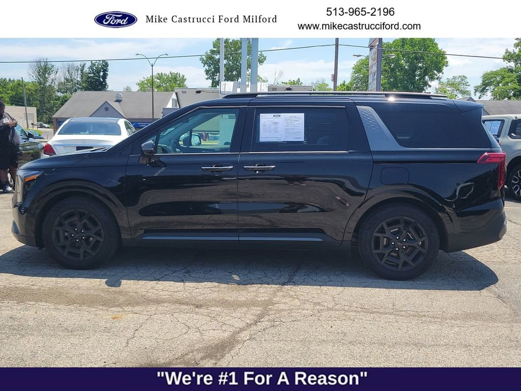 Used 2026 Kia Carnival SX w/ SX Dark Edition Package FWD image 2