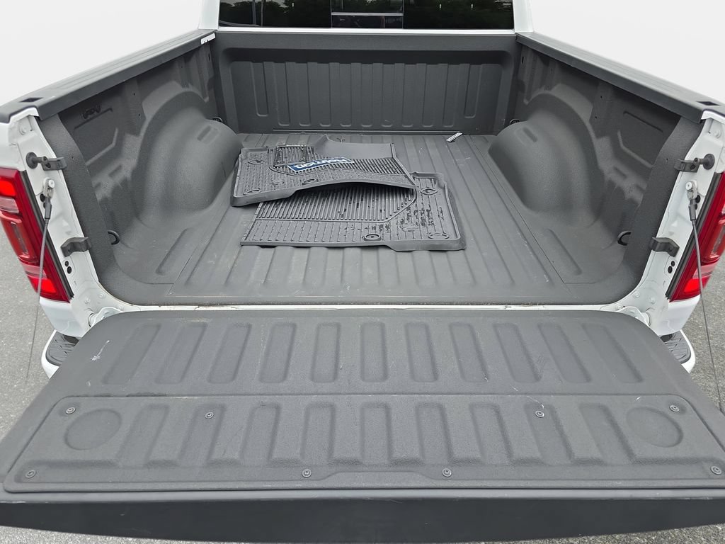 Used 2022 RAM 1500 Laramie w/ Sport Appearance Package AWD/4WD image 10