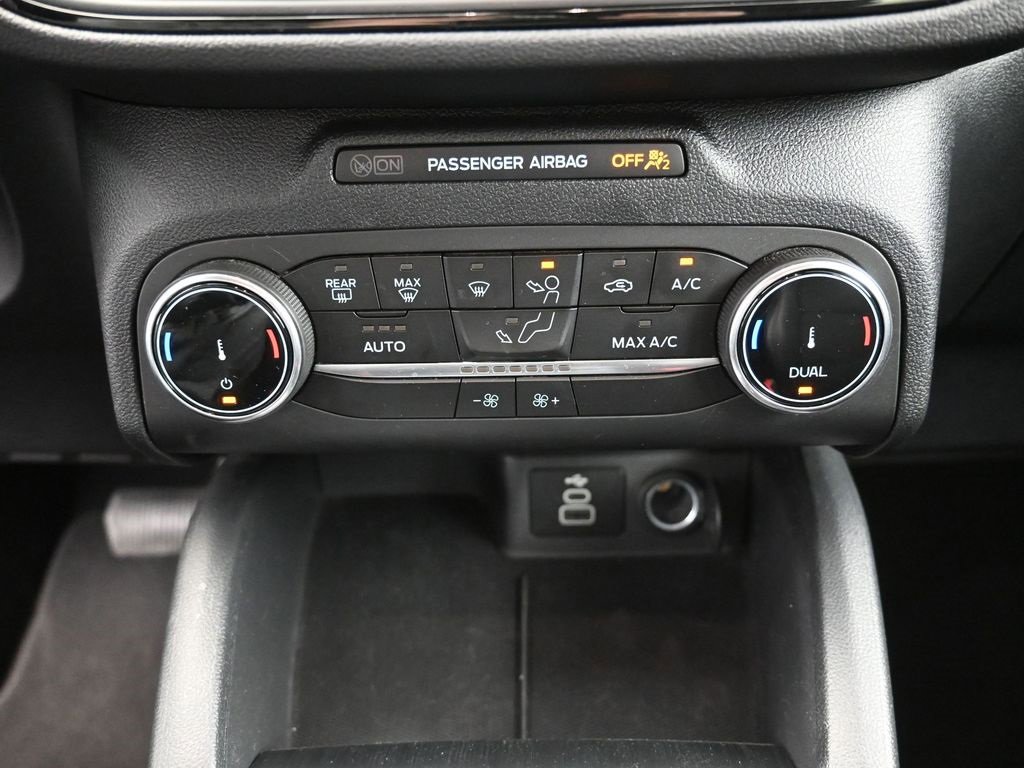 Certified 2025 Ford Escape ST-Line image 9