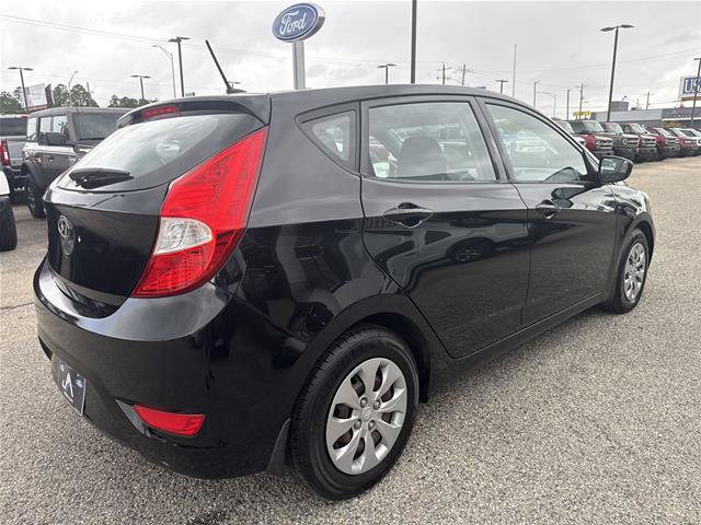 Used 2017 Hyundai Accent SE FWD image 3