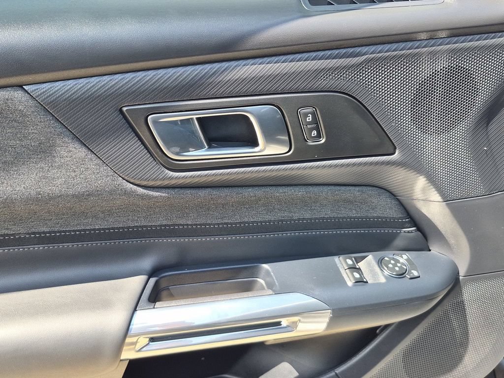 Certified 2025 Ford Mustang Coupe RWD image 16